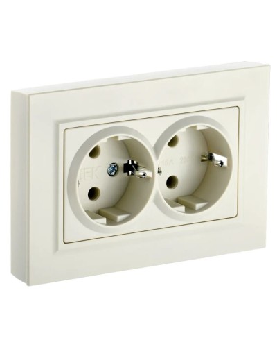 Розетка 2-местная с з/к РСш12-3-БрКр бежевый BRITE (BR-R24-16-K10-F). Розетка с заземлением с защитными шторками в сборе. IEK в Тамбове